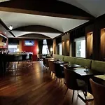 Apartahotel Pera 4*