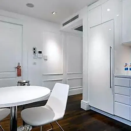 Pera Apartmanhotel 4*