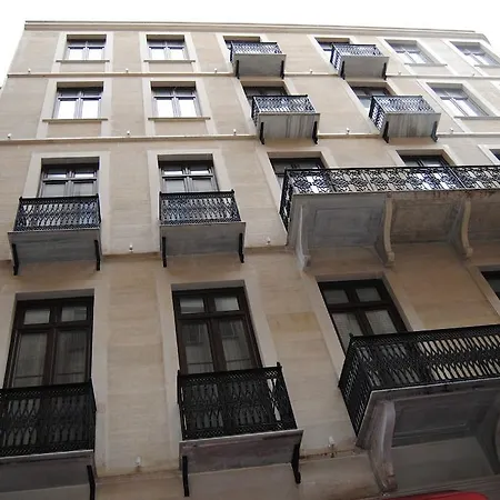 Pera Aparthotel