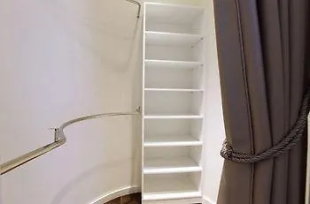 Pera Aparthotel 3*