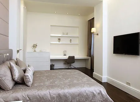 Pera Aparthotel 3*