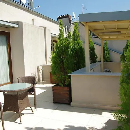 Apart-hotel Pera 4*