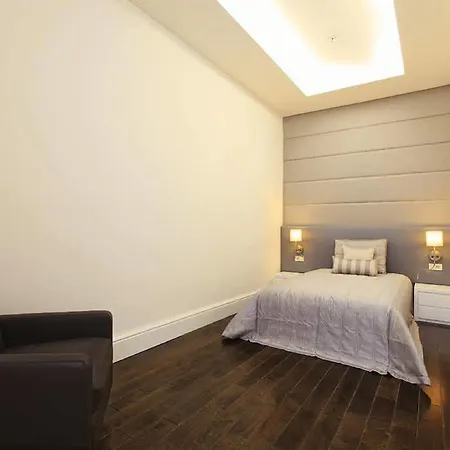 Pera Aparthotel